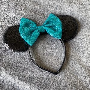 📍NWOT📍Teal & Black Mouse Ears with Bow